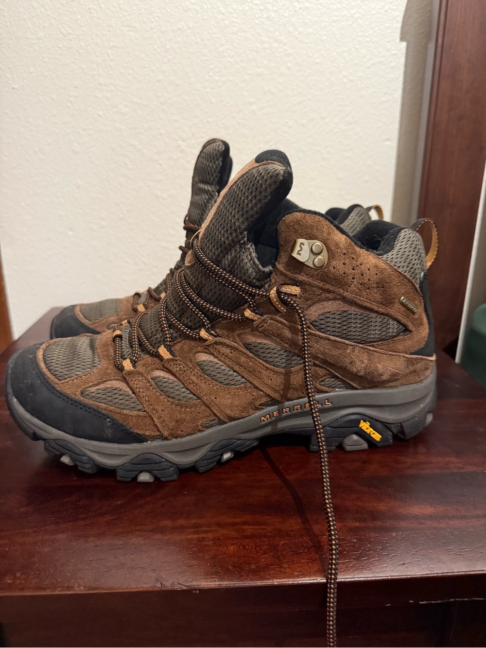 Men’s Merrell Hiking Boot - Picture 3 of 6